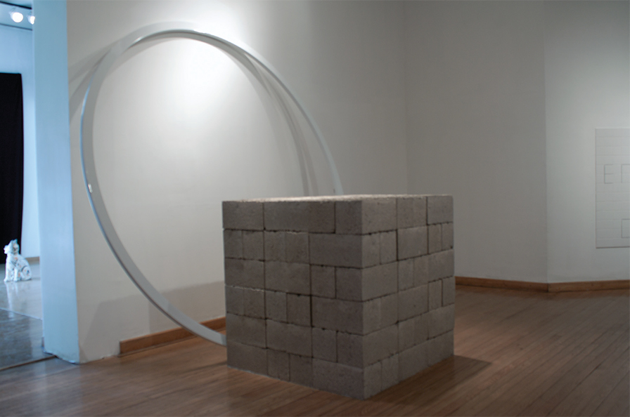 Santino Escatel, “Desmesurable”, escultura, placa de acero y muro, 2.90 metros de diámetro x 3“ x 11/2“, 2010
