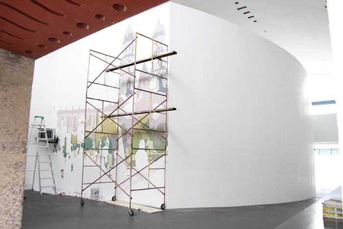 Javier Cárdenas Tavizon, “Place of worship”, imagen de registro del mural e instalación en el vestíbulo de ingreso del Museo de Arte de Zapopan, MAZ, 27 x 9 metros, 2008