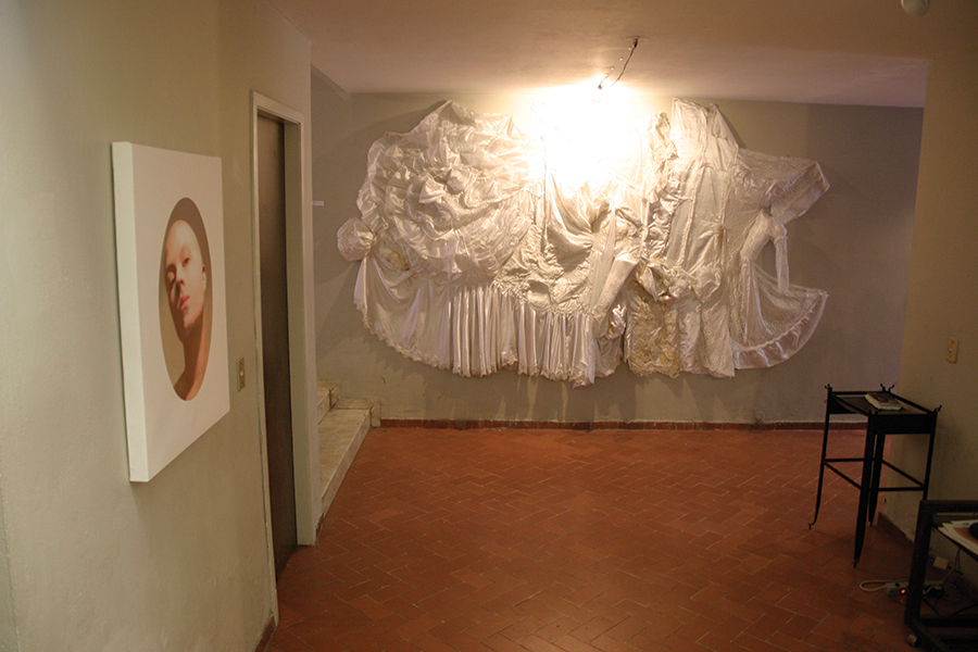Mónica Leyva, “Sin título”, escultura, 220 x 180 cms., 2004